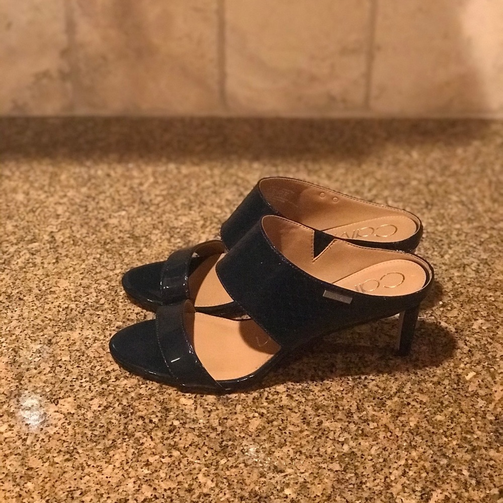 Calvin Klein navy blue heels size 8